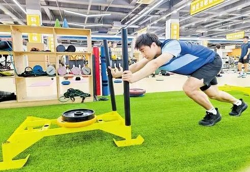 夏训砺精兵 追逐冰雪梦——我省冰雪健儿积极备战米兰冬奥会、第...